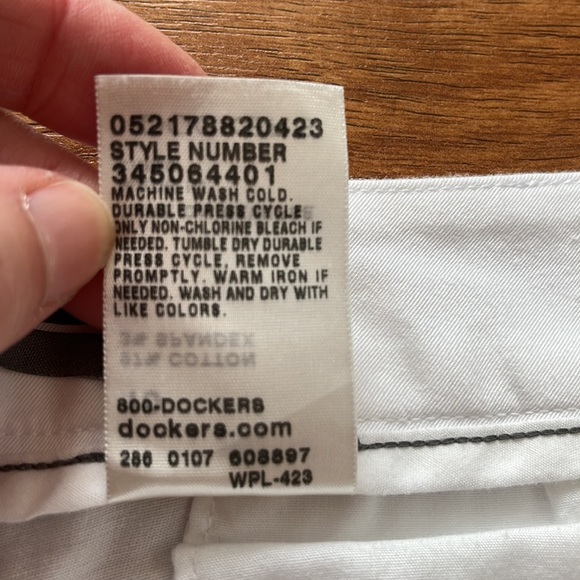 BNWOT Dockers bright white Favorite fit collection - Picture 6 of 14